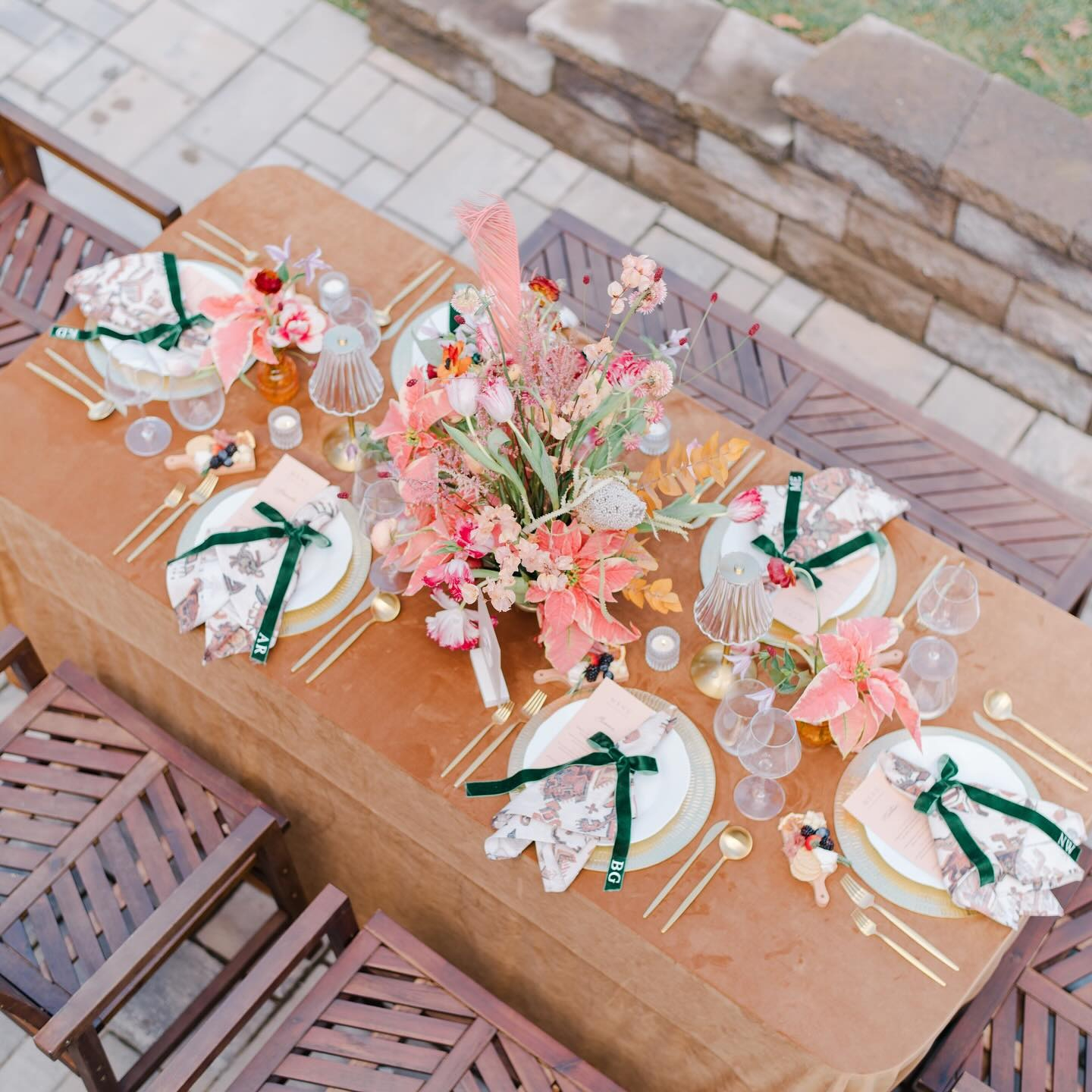 best time of year to get married a summer table decorated with pink flowers